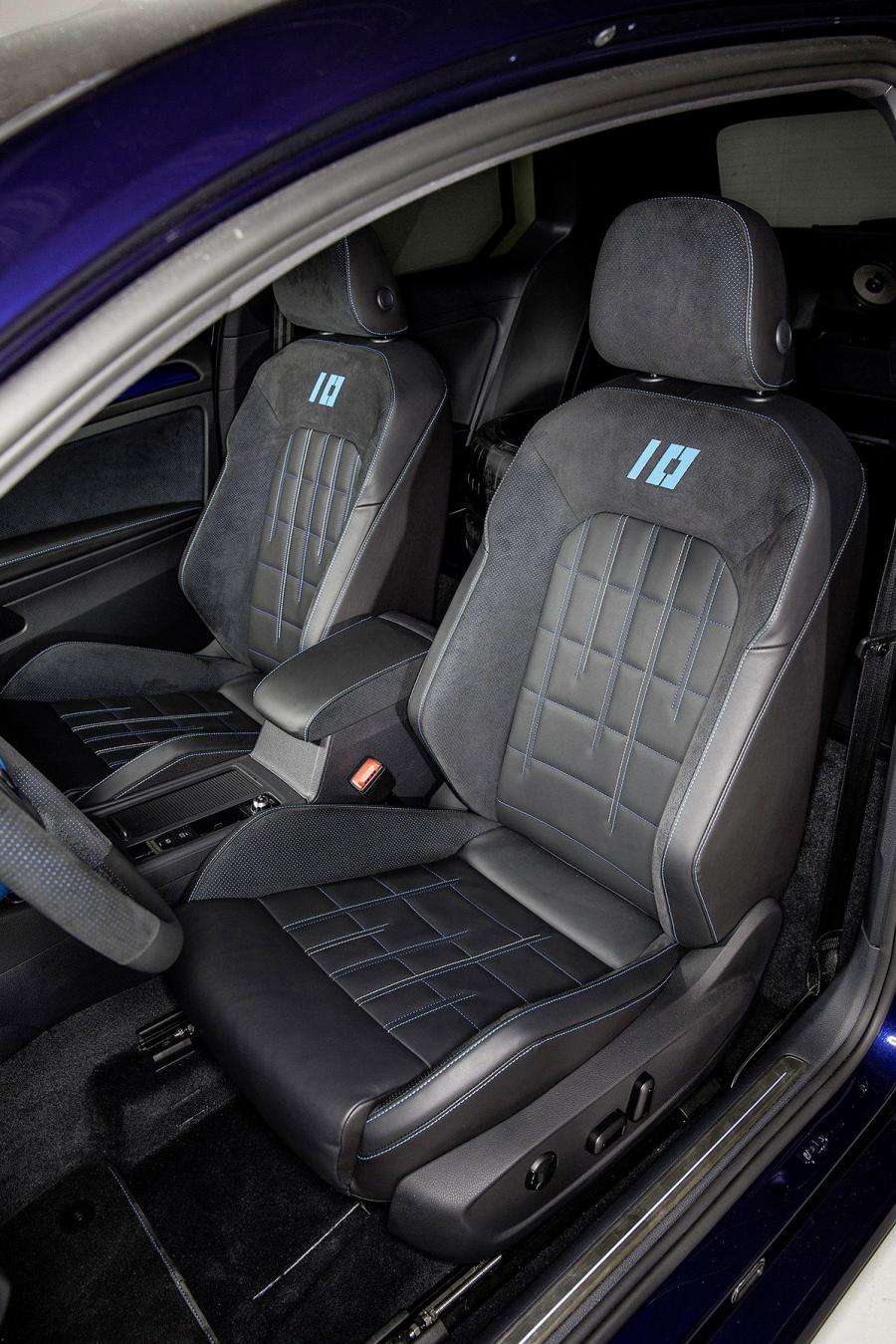 Интерьер Volkswagen Golf GTI First Decade 2017 года  (фото 9 из 12)